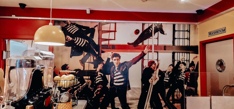 Experience the Thrill of Ice Fishing in a Live UK Online Casino Setting Experience the Thrill of Ice Fishing in a Live UK Online Casino Setting